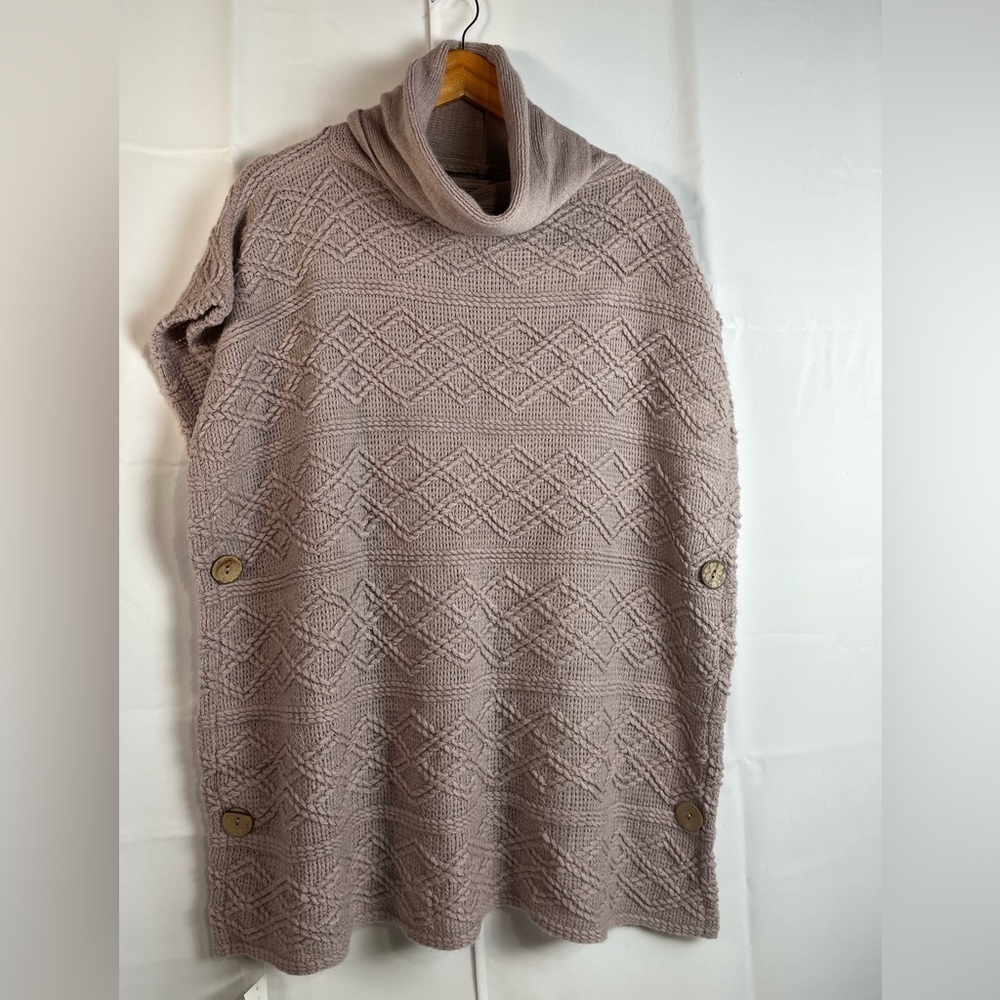 Mia & Tess Womens Knit Purple Buttons Poncho One Size NWT